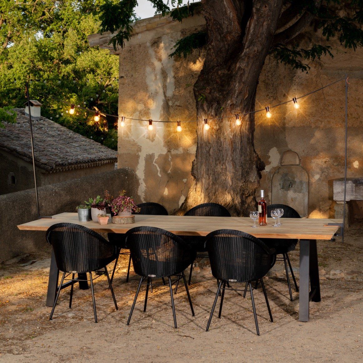 Look Out For Outdoor Table and
Chairs That Are Easy To Clean