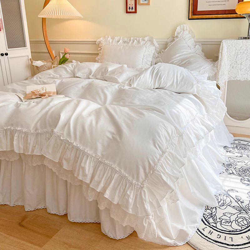 Luxury and comfort of queen bedroom sets