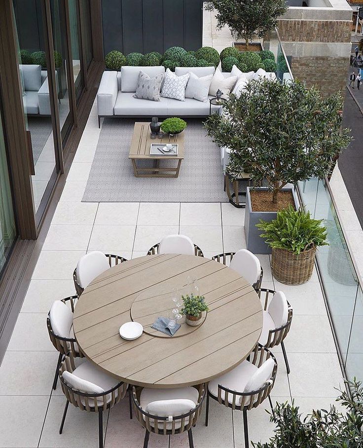 Decorate your Patio with Resin
Patio Furniture