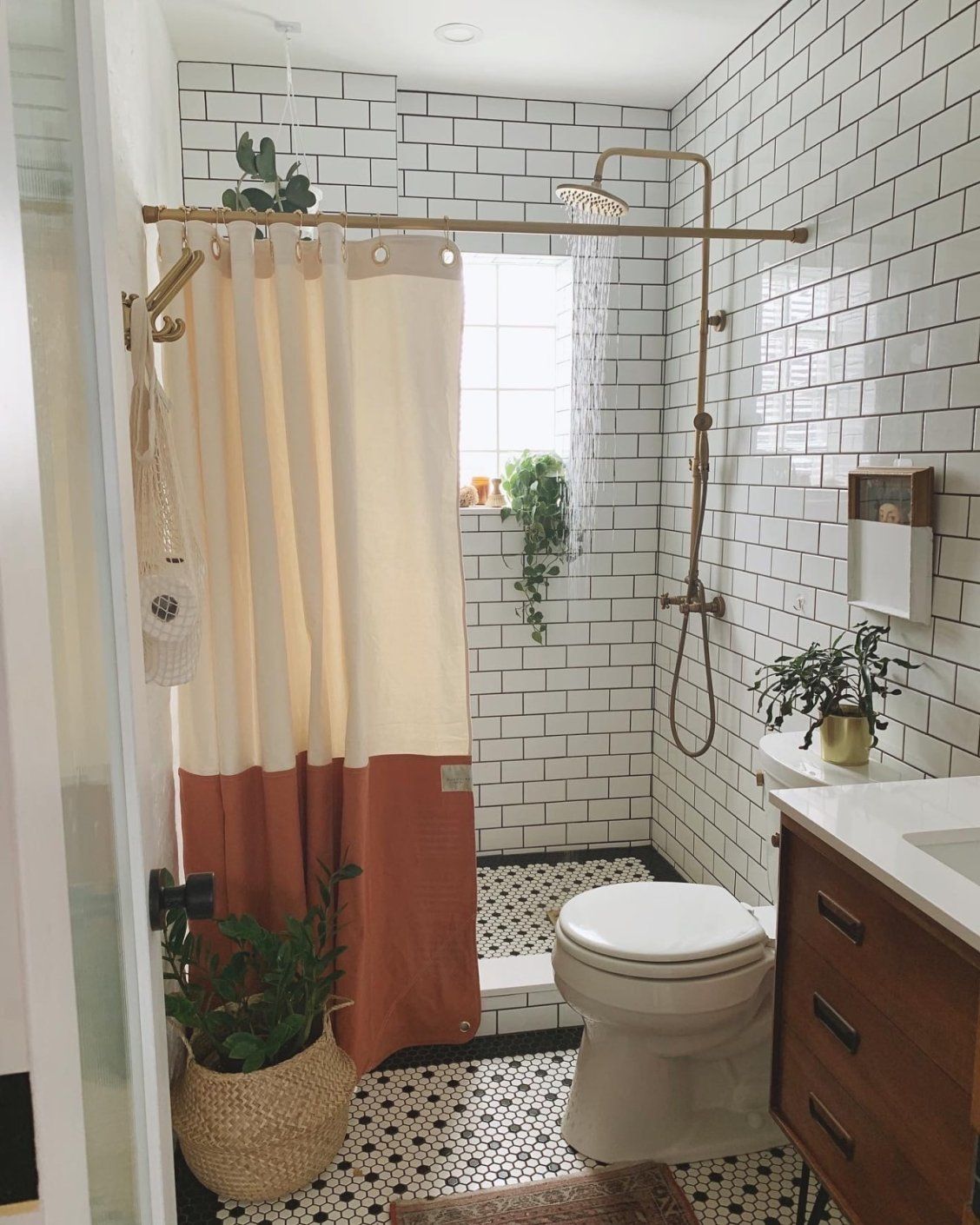 A Guide To Install Luxury Shower Curtains