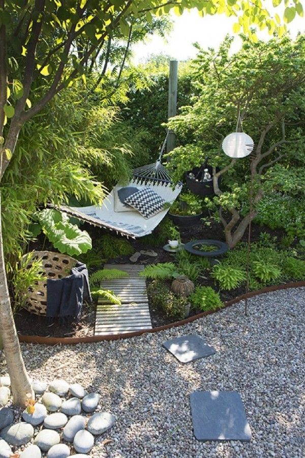 Petite Paradises: Creating with Small
Garden Ideas