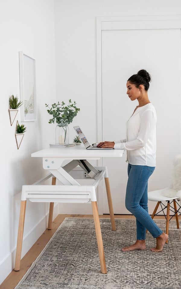 Why Do You Need an Adjustable
Desk in Your Office?