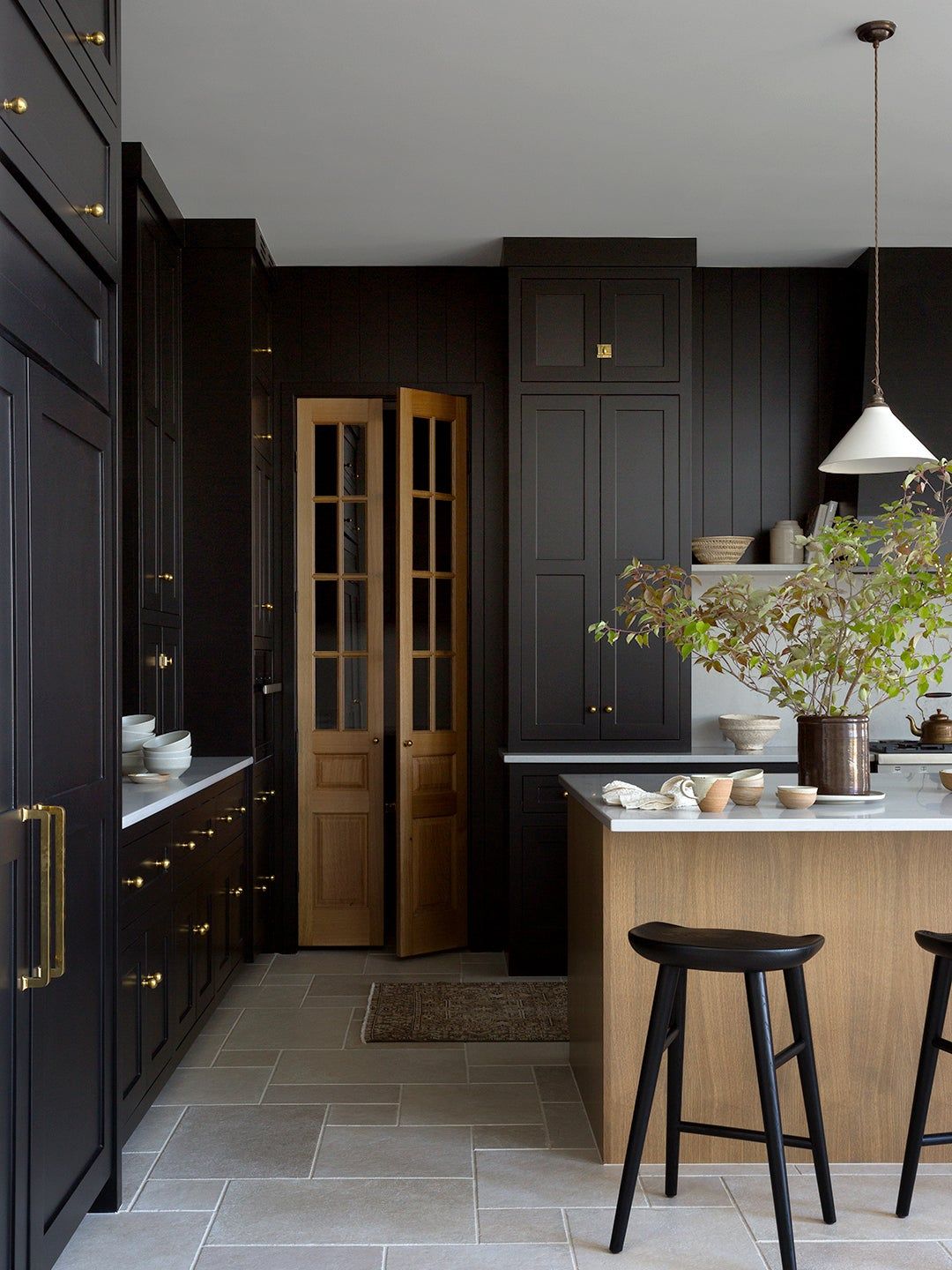 The Attractive Black Kitchen
Cabinets