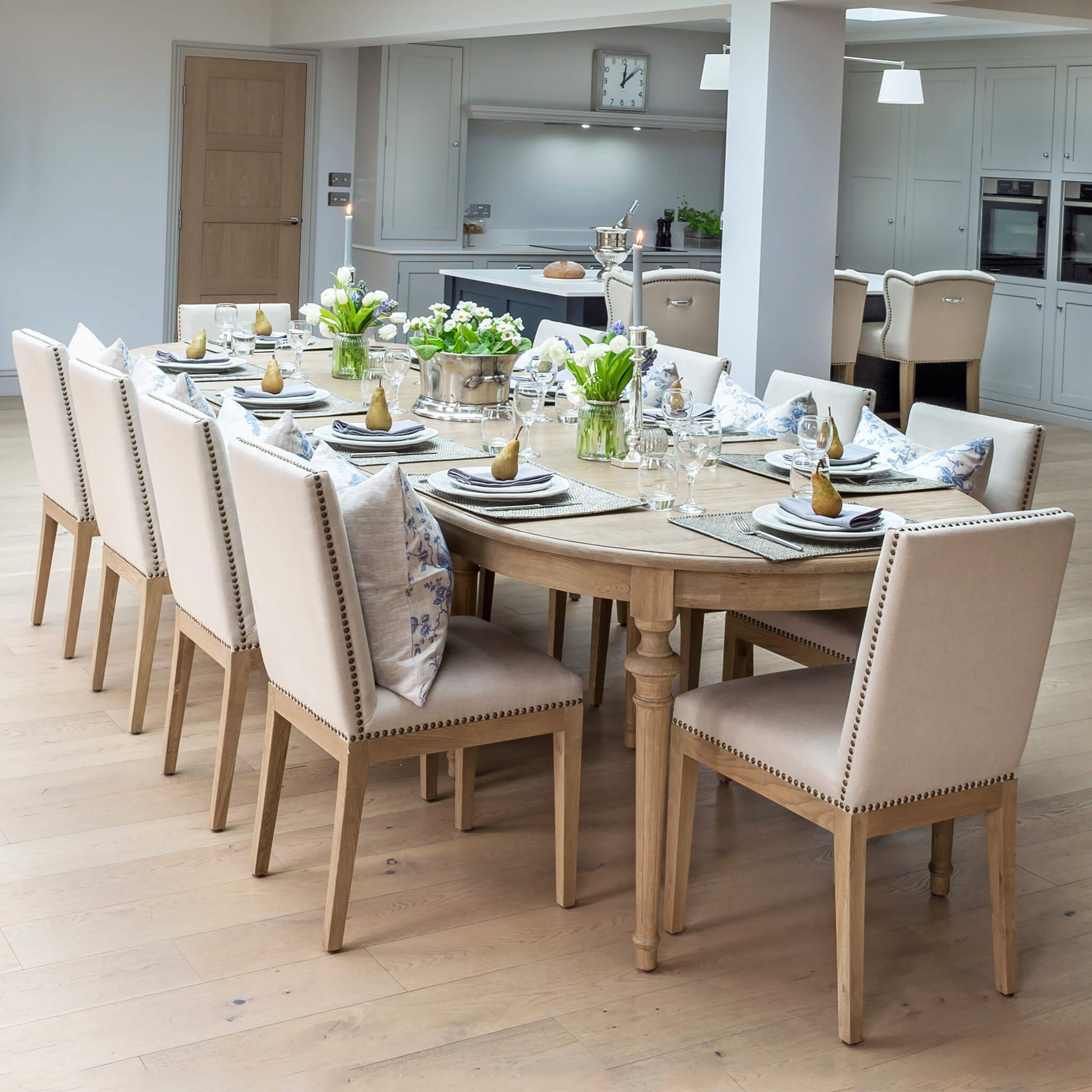 Choosing a Suitable Extending
Dining Table for Your Home