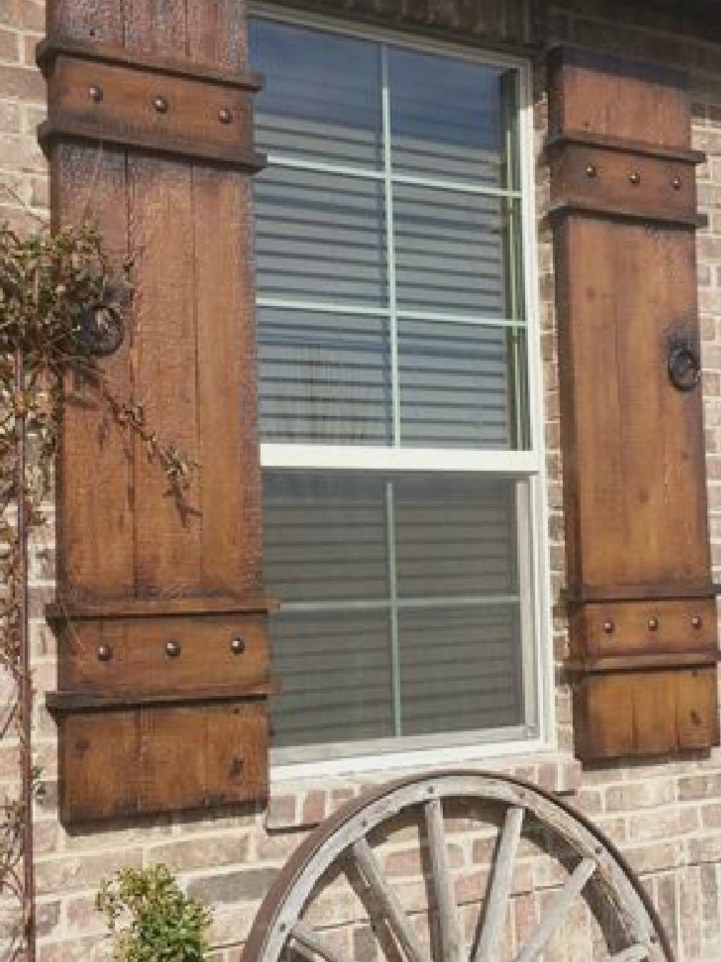 Why painting exterior wood
shutters is important