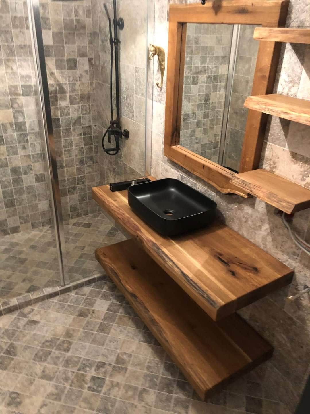 Space saving modern floating bathroom vanity