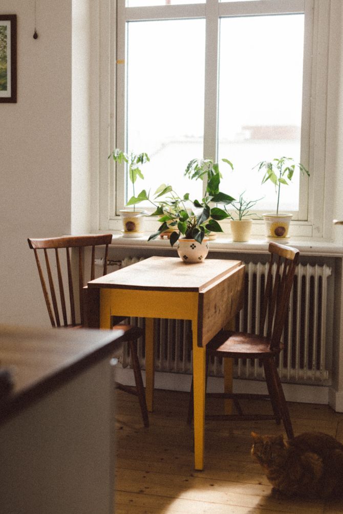 Comfy and Chic Kitchen Table  Sets for Your New-Style Kitchen