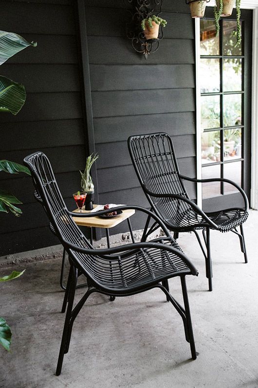 Garden Elegance: Relaxing in Metal Garden
Chairs