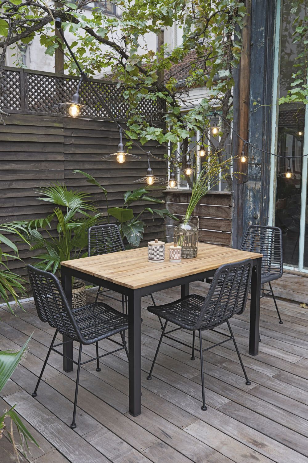 Look Out For Outdoor Table and
Chairs That Are Easy To Clean