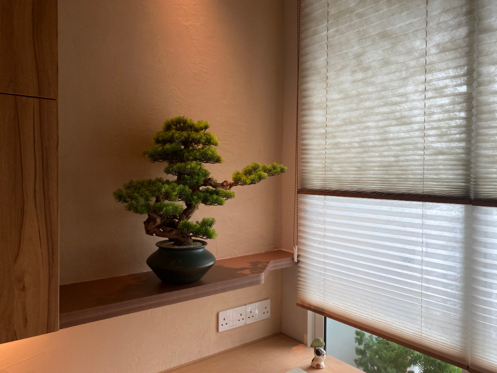 How to achieve a contemporary
look with pleated blinds