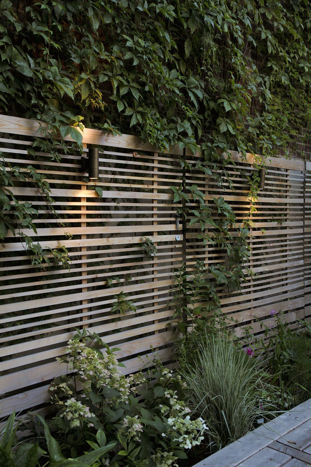 Look for Backyard fence ideas
for a privacy fence