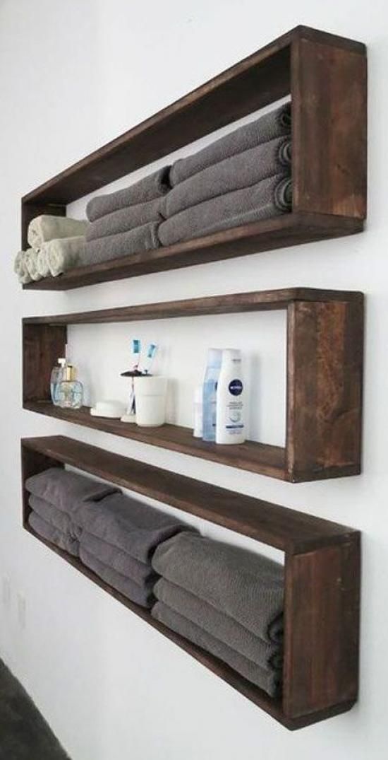 Convenient and practical bathroom shelving