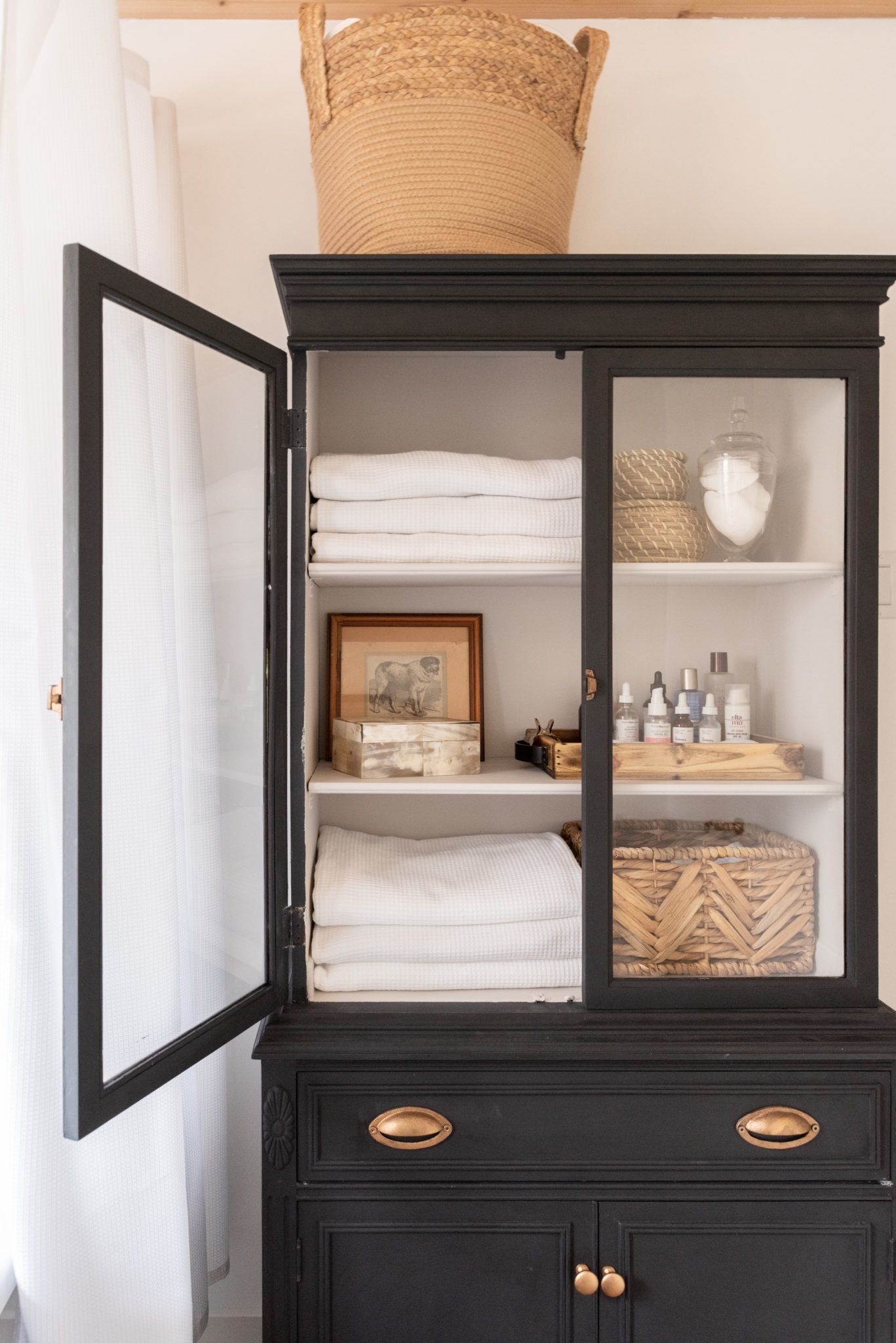 Bathroom storage cabinets materials