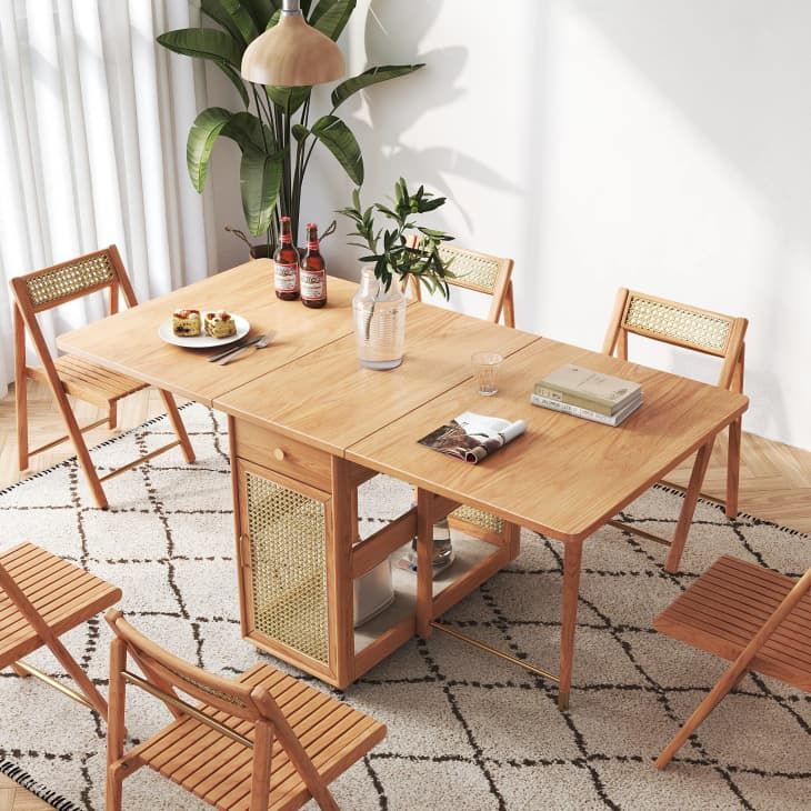 Folding dining table – comfort in small space