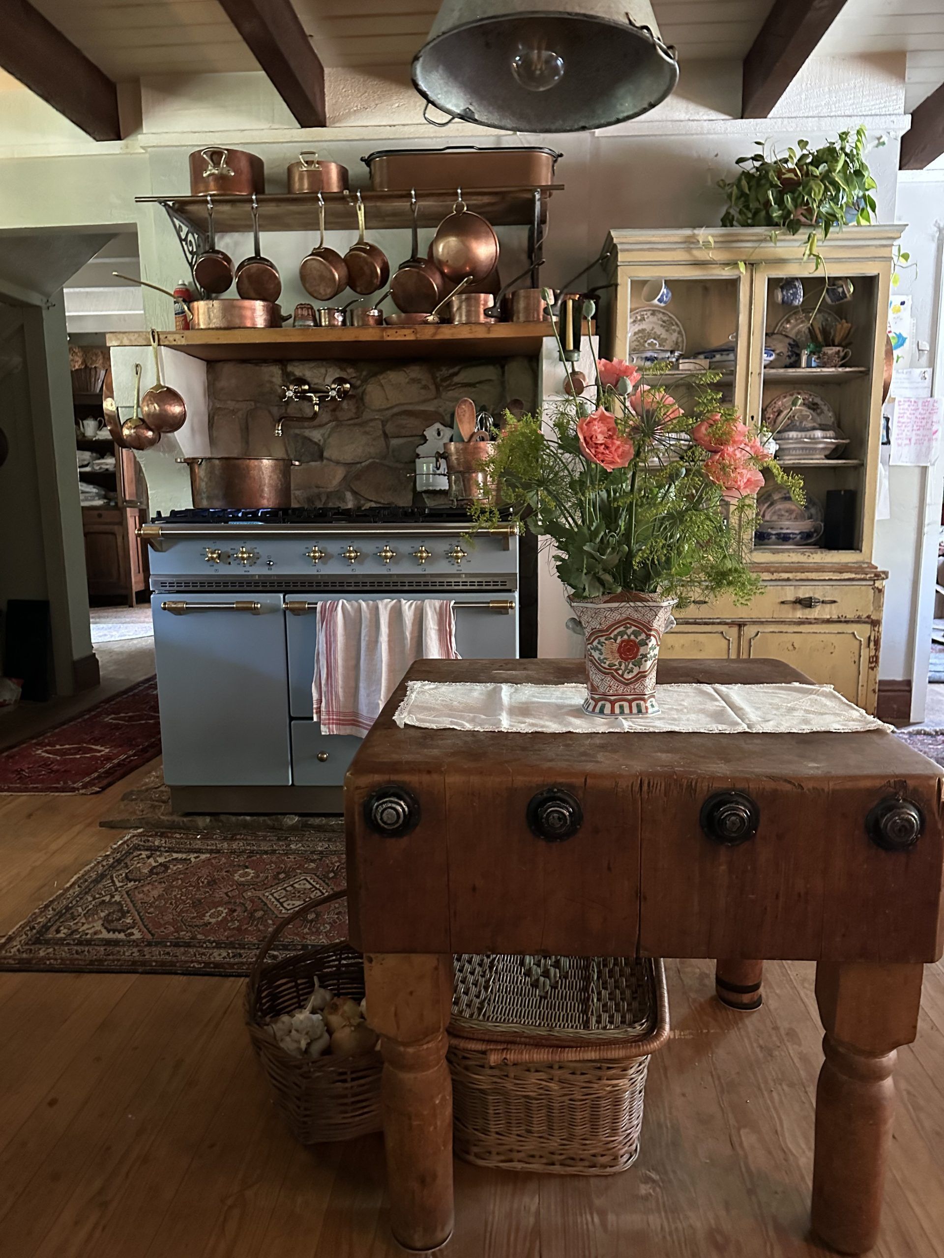 Lovely French country kitchen design