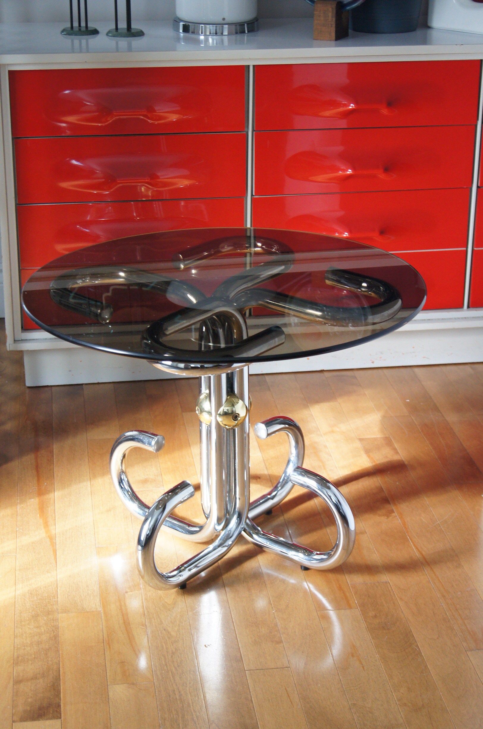 Contemporary Chic: Styling Spaces with Glass Top End Tables