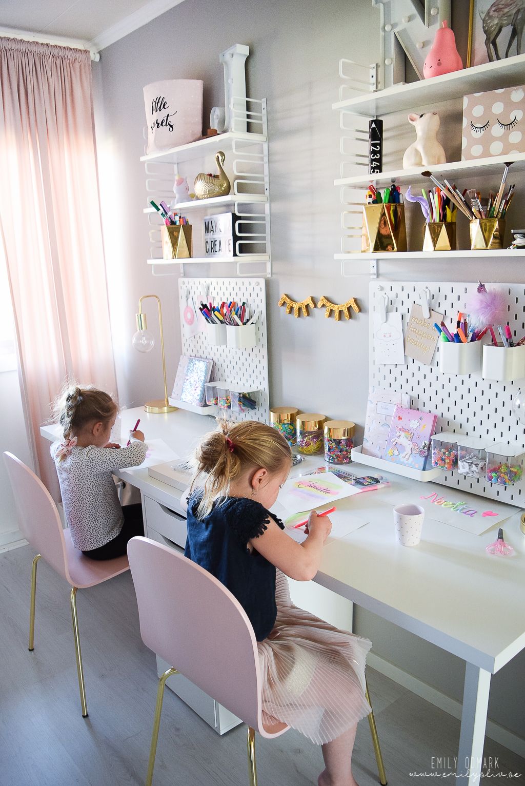 Little Cute Kids Desks for
Your Child