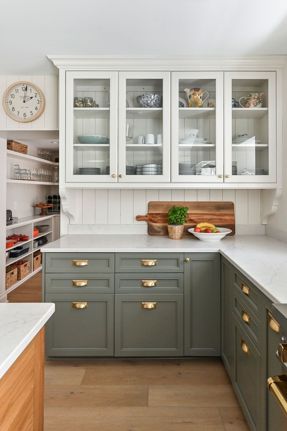 Organized Storage: Maximizing Efficiency  with Kitchen Cabinets