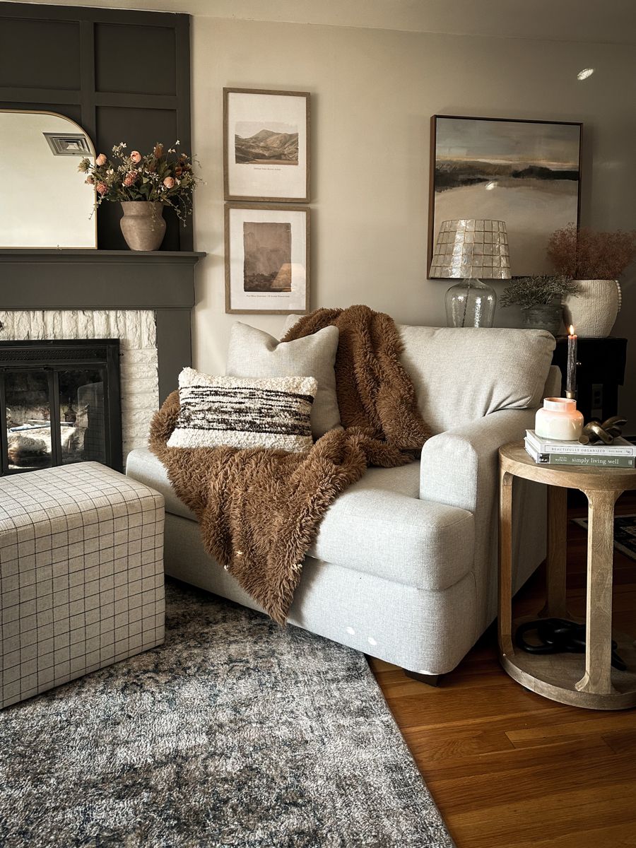 Cozy Retreats: Relaxing in Style with Living Room Chairs