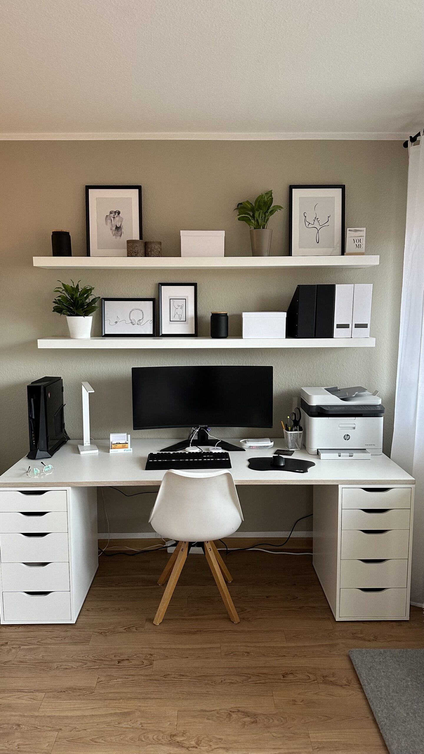 Modern Office Desk Furniture for Perfect Look