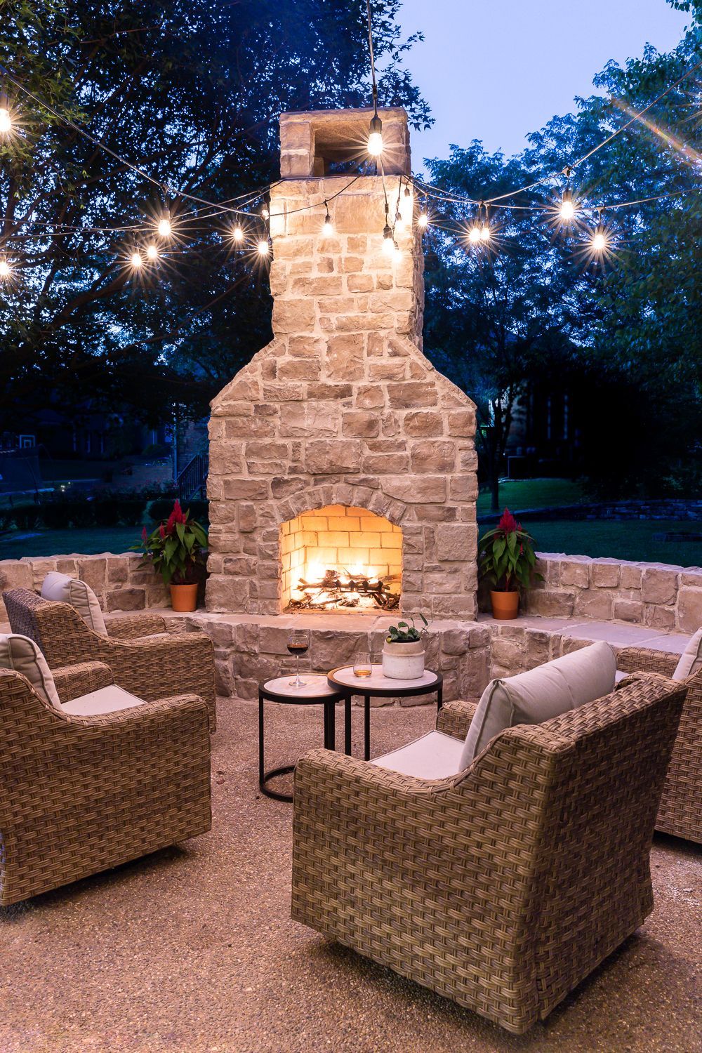 A Suitable Patio Fireplace