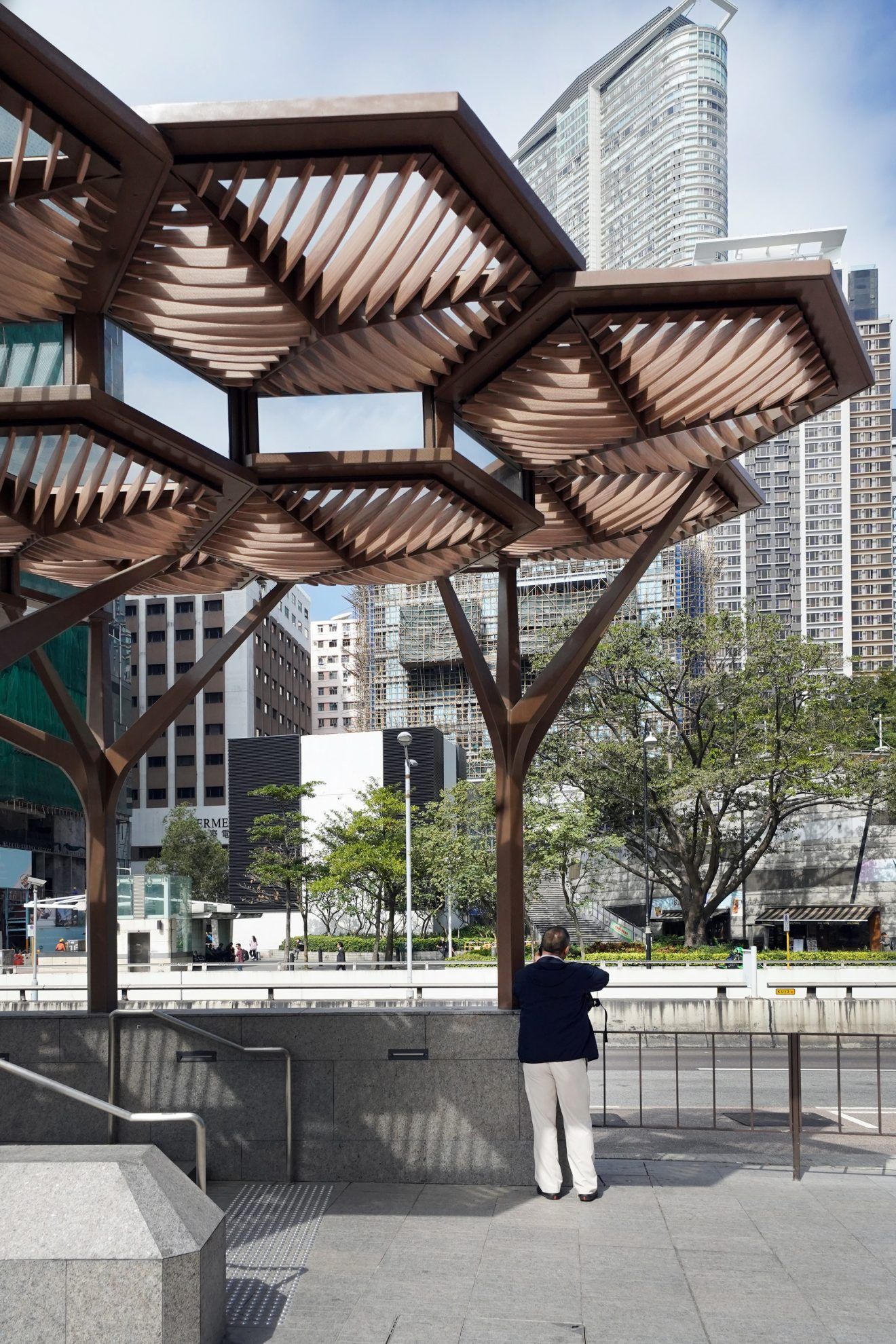 Guidelines when putting up
shade structures