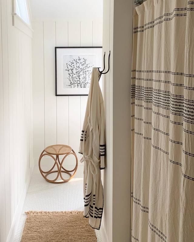 A Guide To Install Luxury Shower Curtains