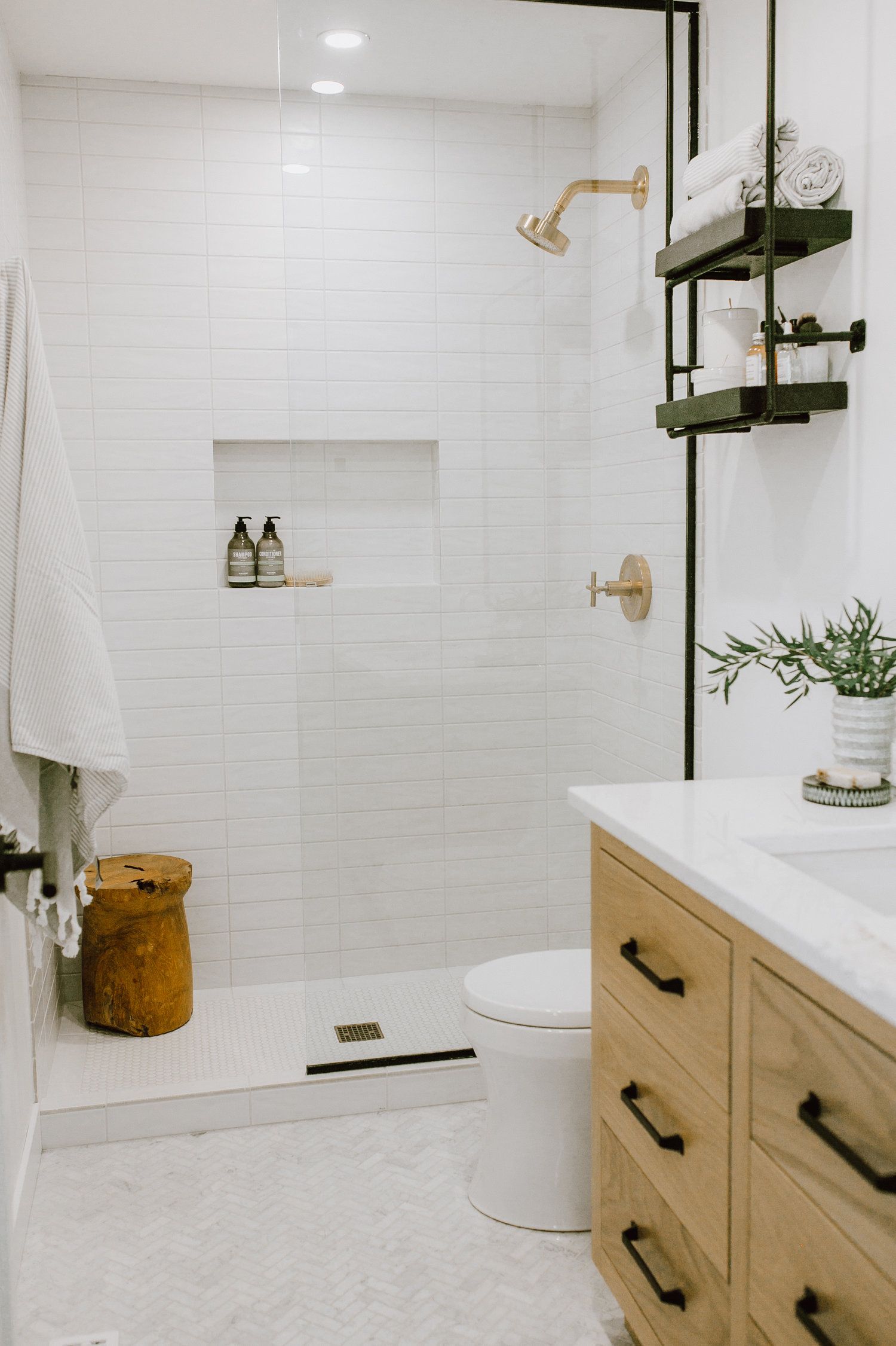 Contemporary subway tile bathroom