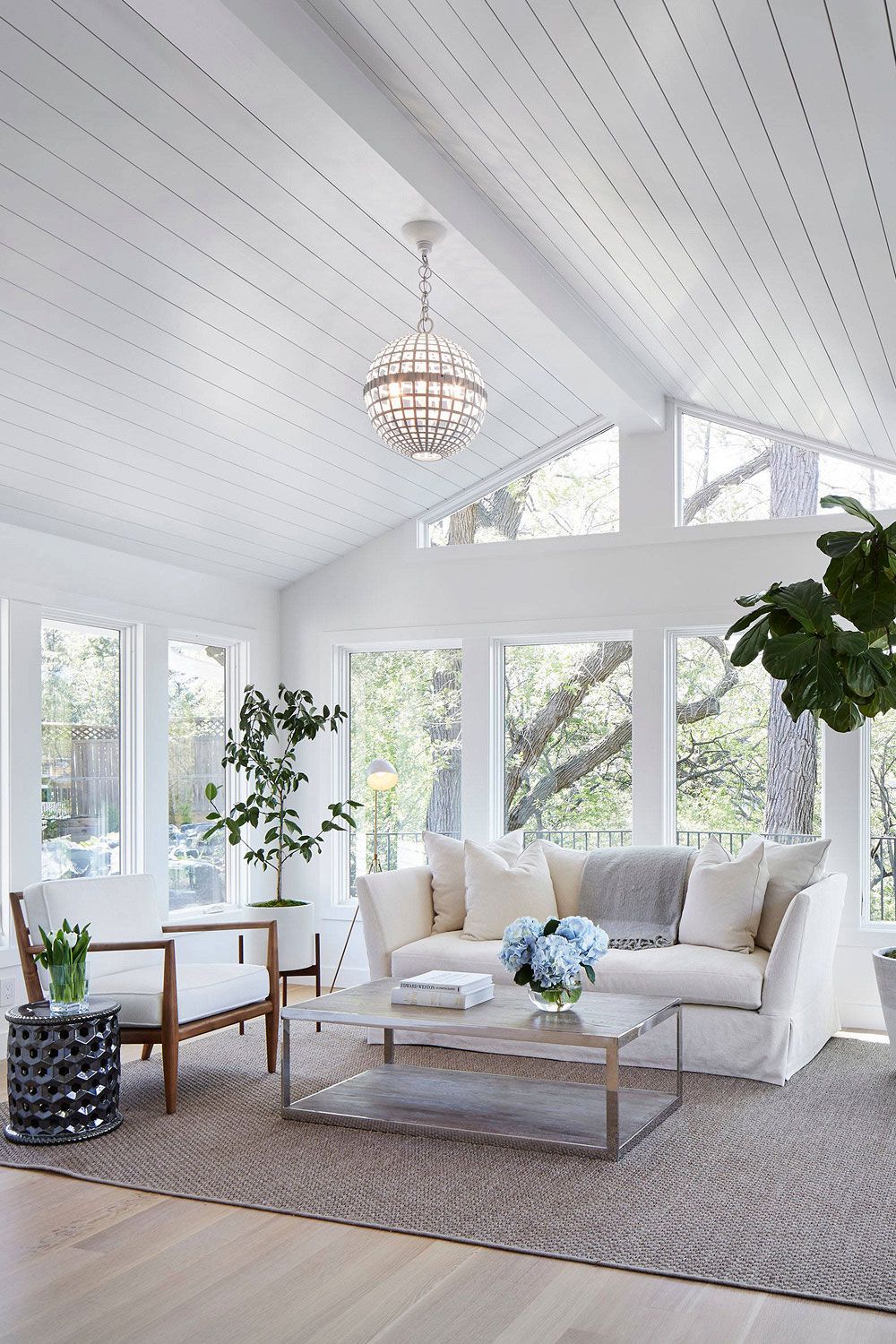 Indoor-Outdoor Living: Maximizing Space with a Sunroom Design