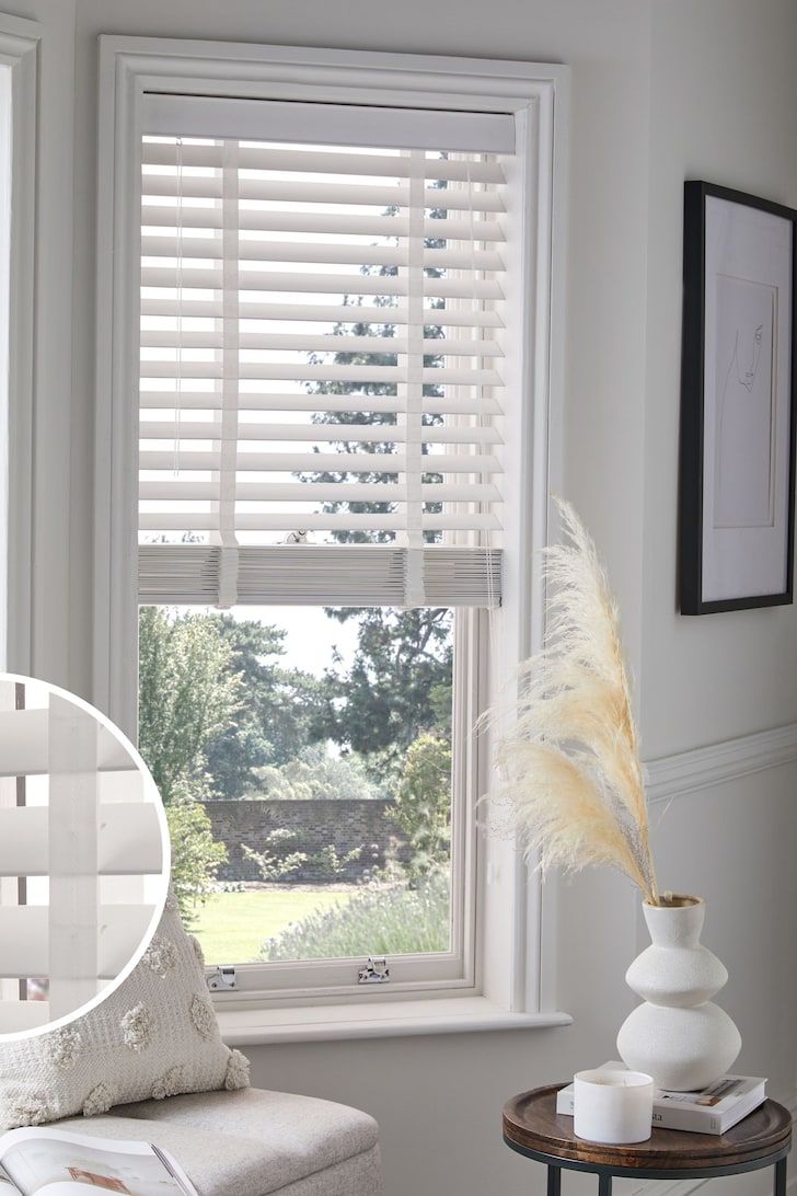 Get White venetian blinds of
Quality