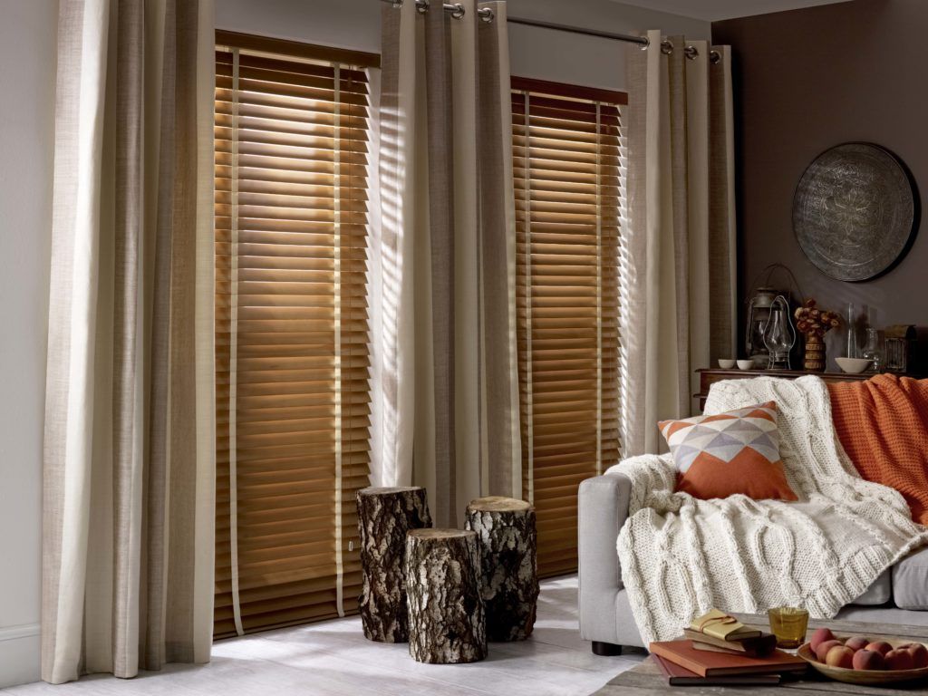 1699740827_Wood-venetian-blinds.jpg