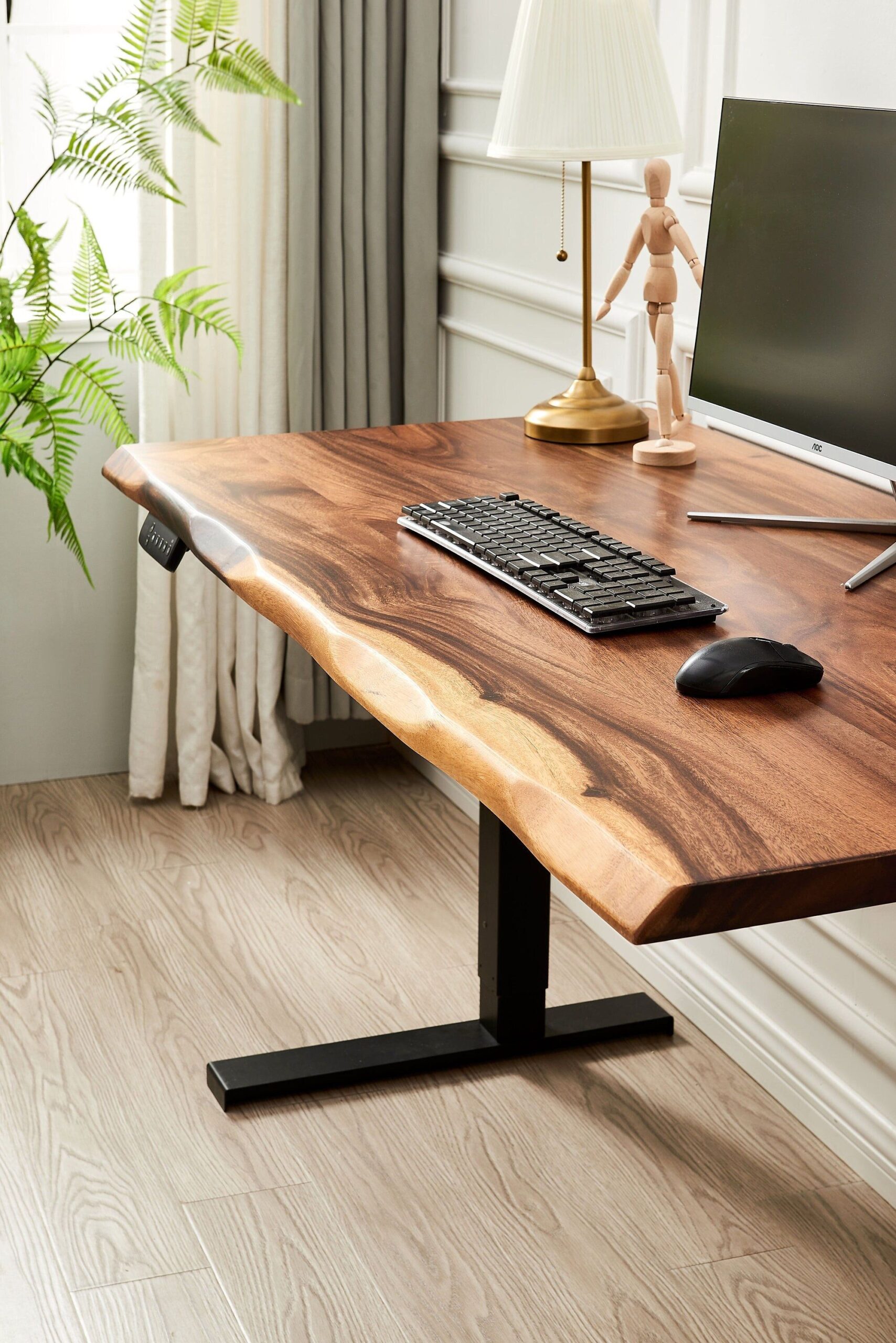 Live an Active Life and Work  in Style with Your Adjustable Standing Desk