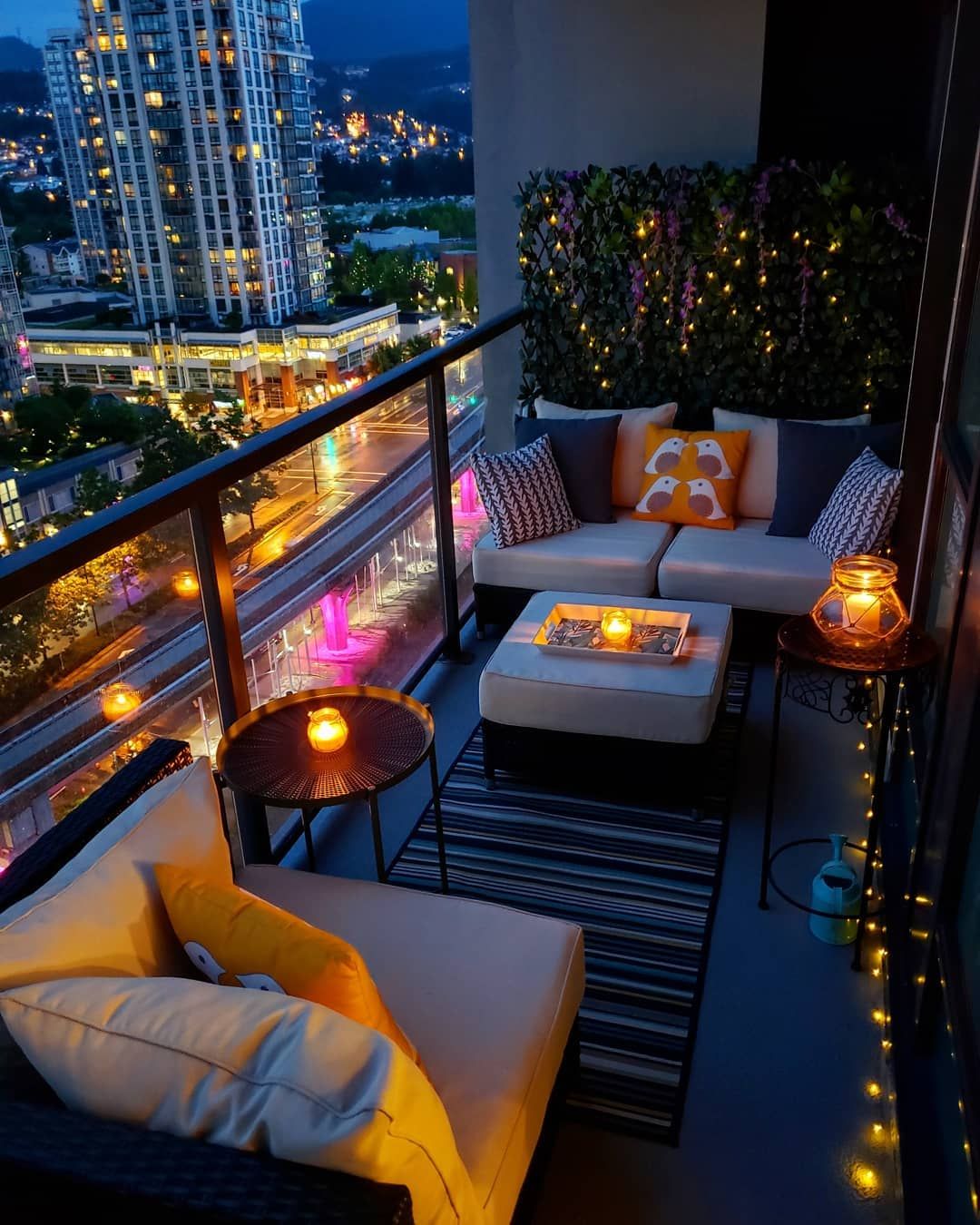 How You Can Arrange Your
Balcony Furniture in a Fantastic Manner