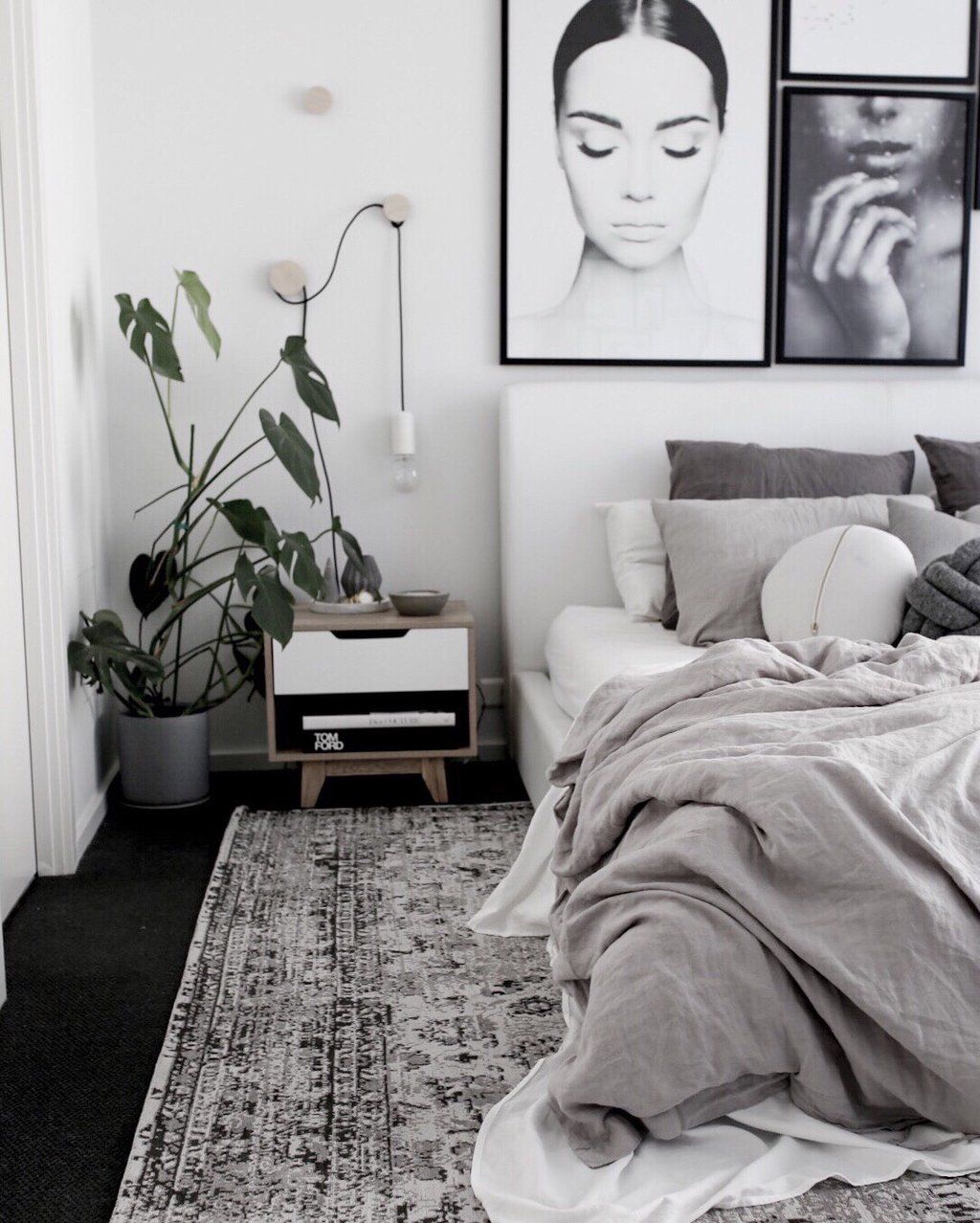 Black and White Rugs for Your
Sober Yet Classy Environment