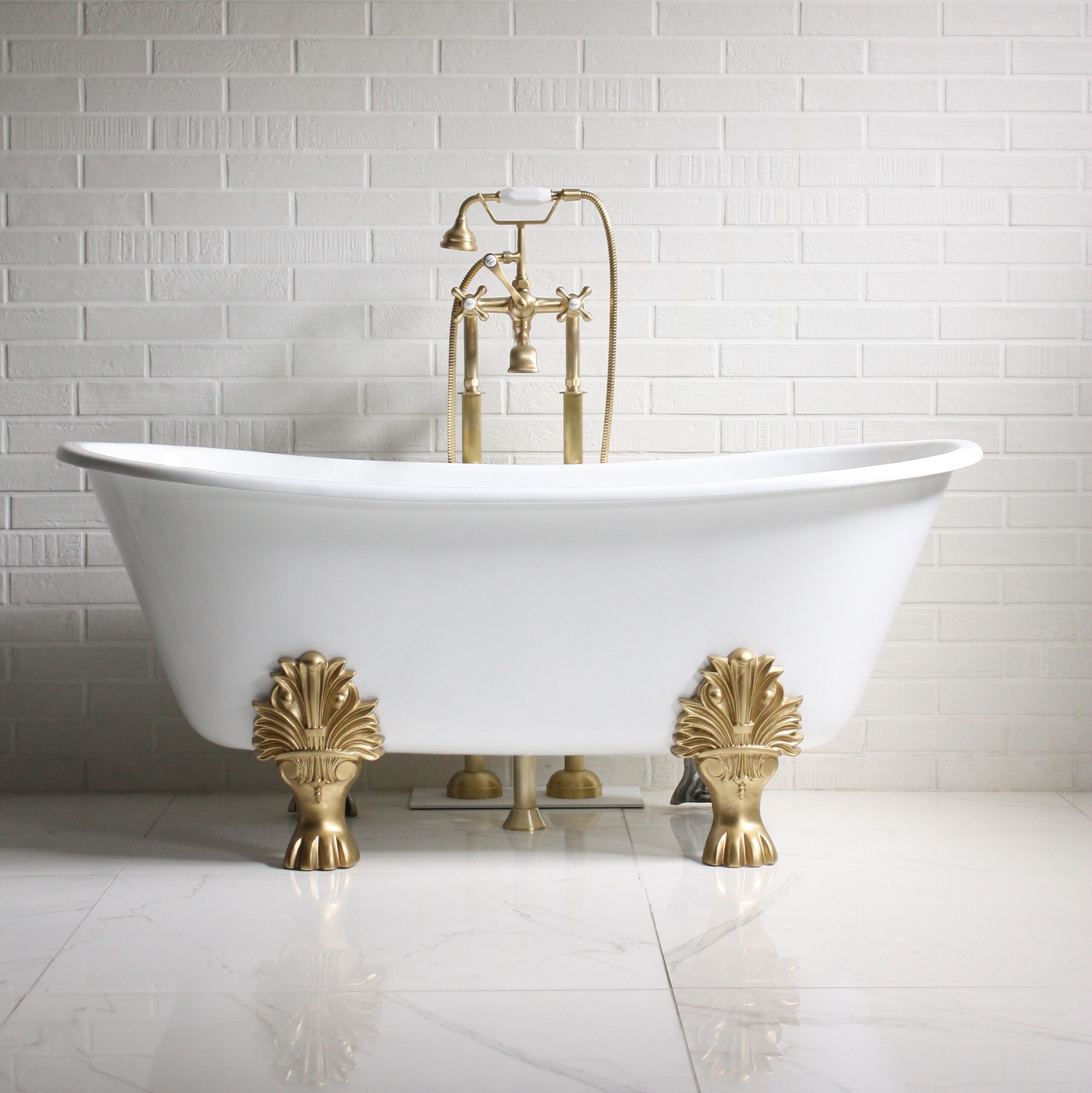 Vintage Luxury: Indulging in Comfort with a Cast Iron Bathtub