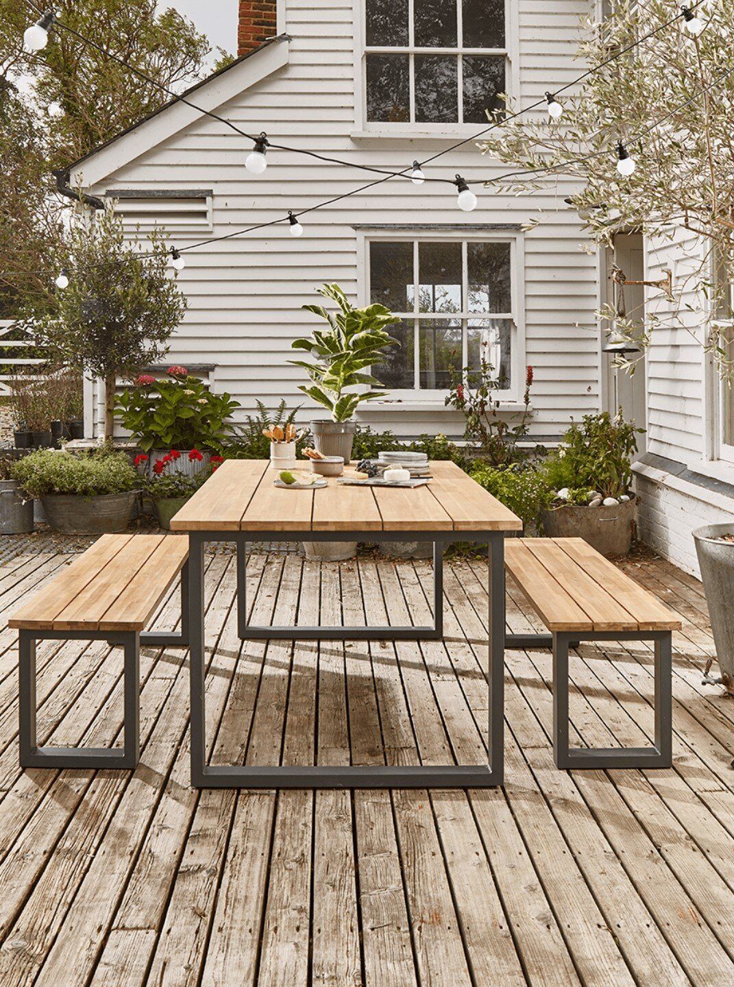 Your Guide to Get the Best
Garden Table and Chairs