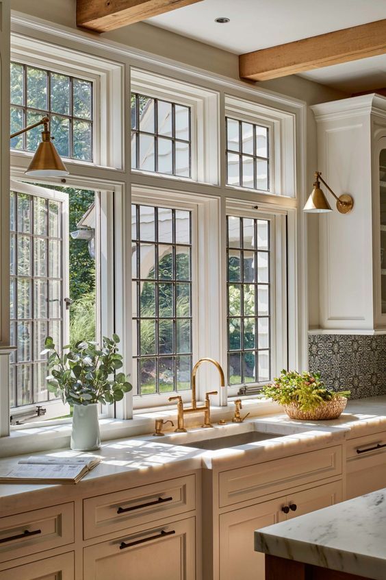 Stylish Views: Maximizing Natural Light with Modern Kitchen Windows