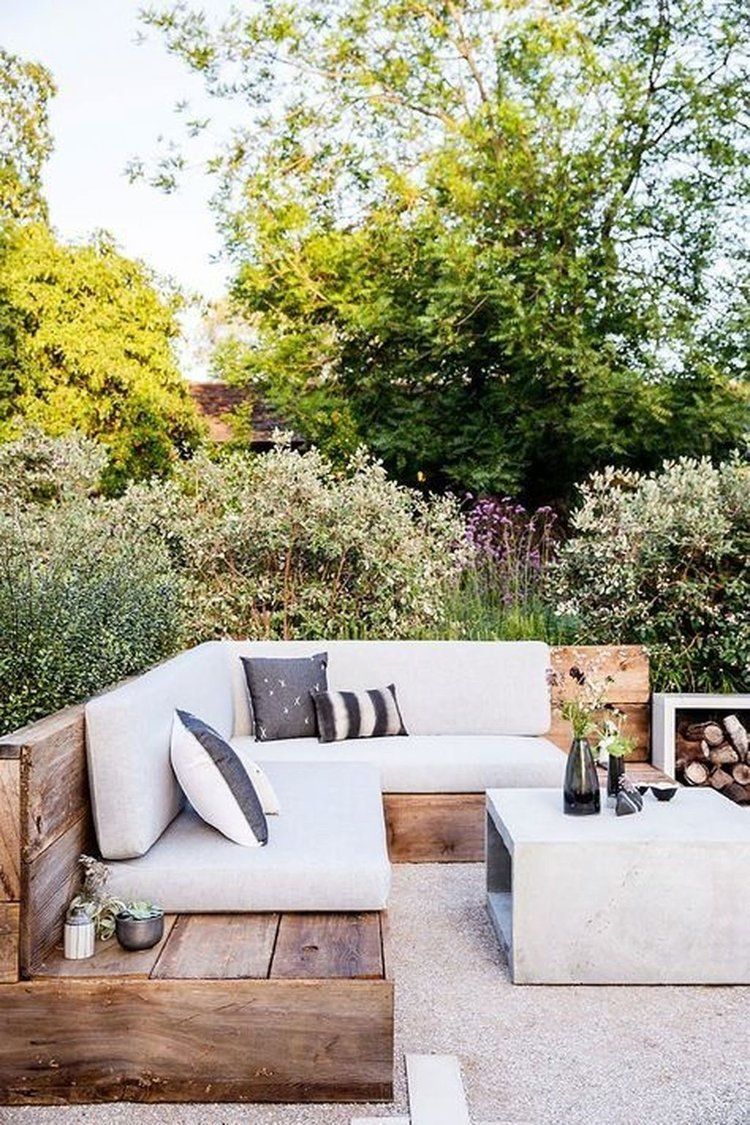 Accentuate Your Backyard with
a Gorgeous Set of Outdoor Couch