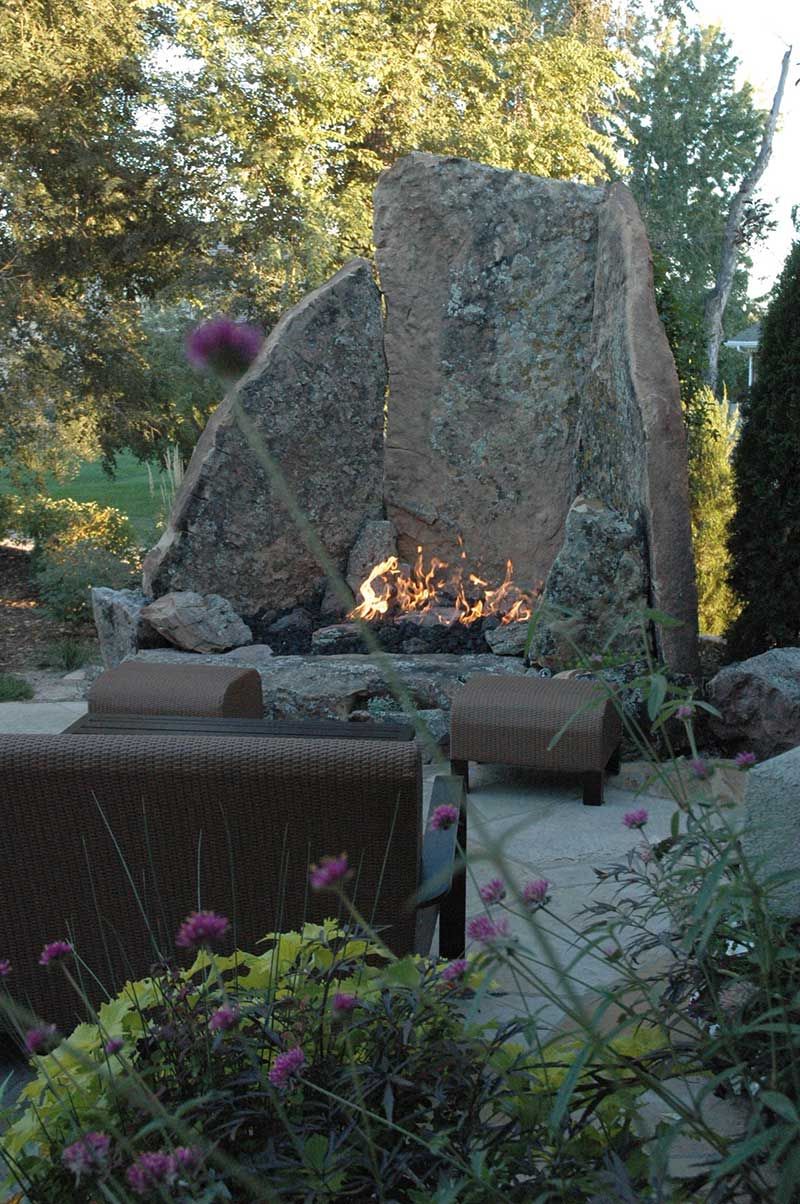 Outdoor fireplace designs –
Give that Touch of class