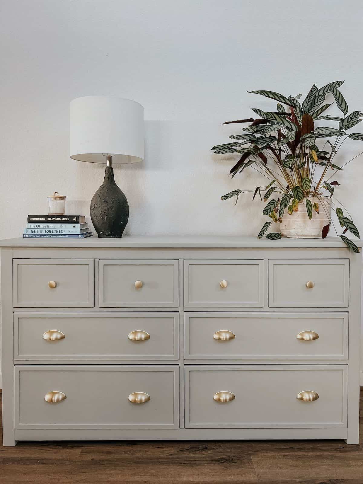 Painted dressers: buy a ready-made one or paint yourself