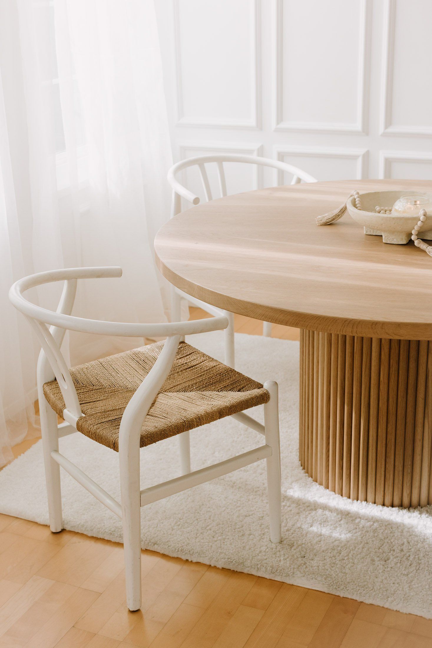 Redefine style by using
pedestal table