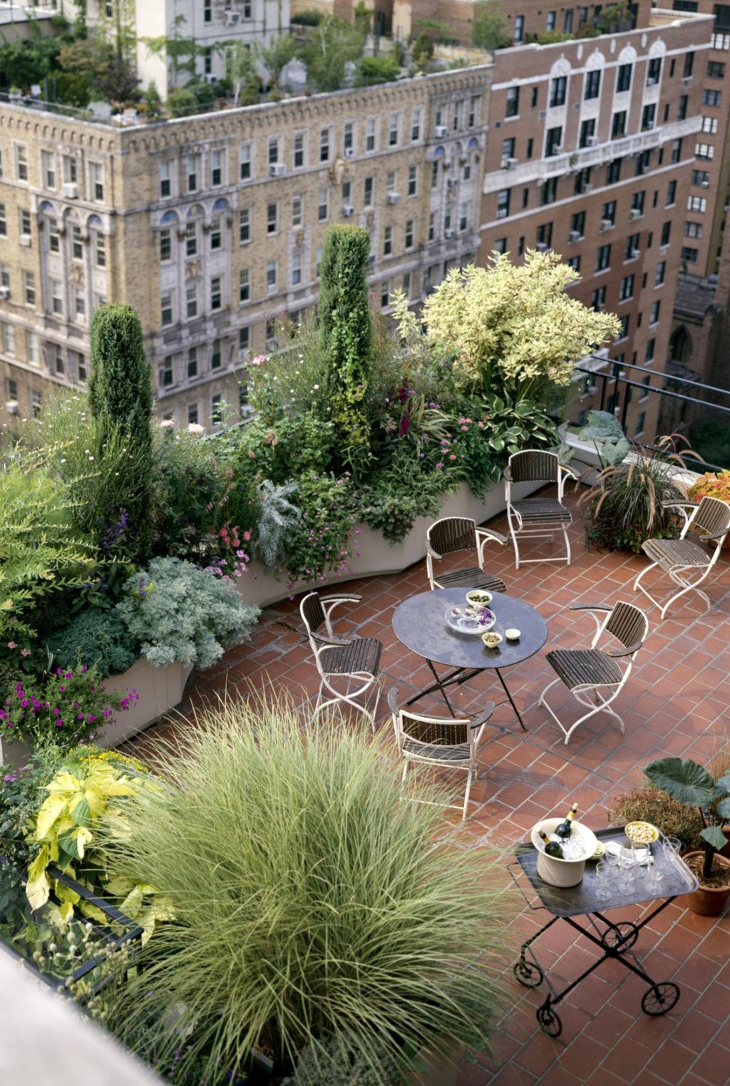 Make a Roof Garden for your
Office Top Décor