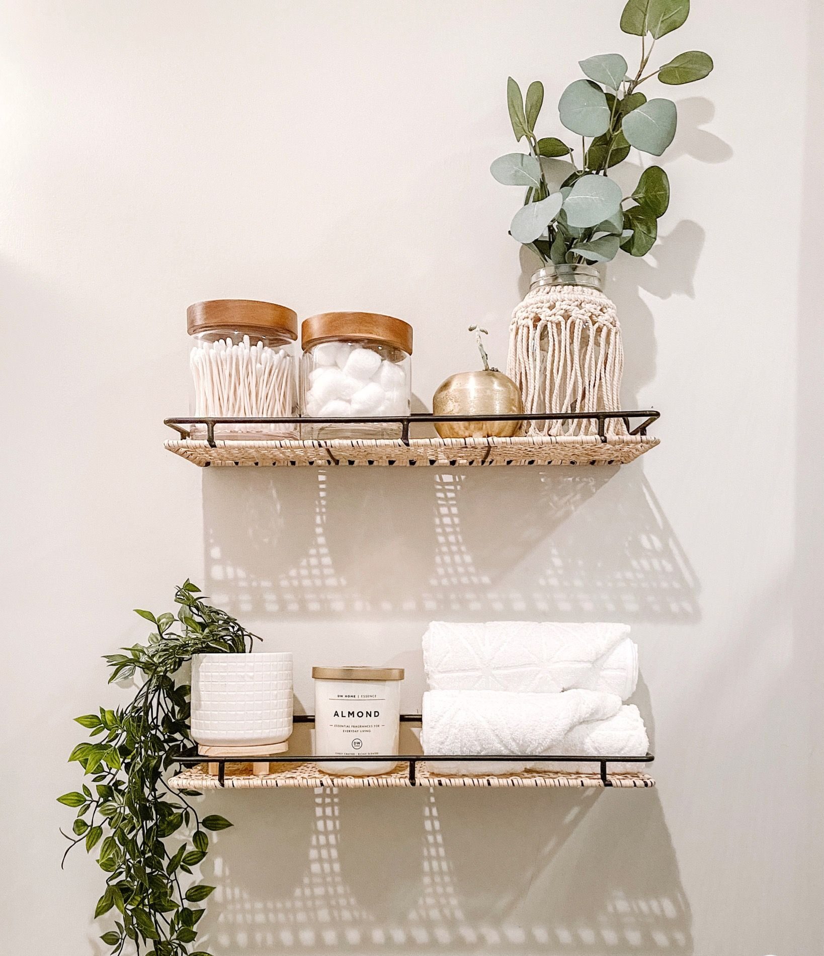 Bathroom Shelves Add to Your  Bathroom Elegance and Practicality