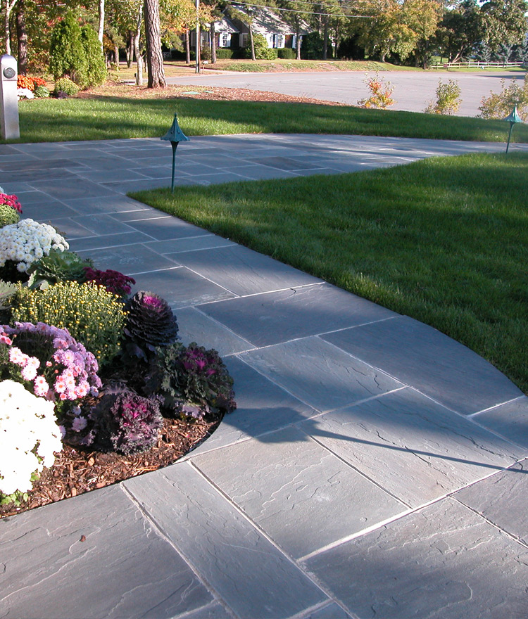 Use Bluestone Pavers for your
Garden Pathway