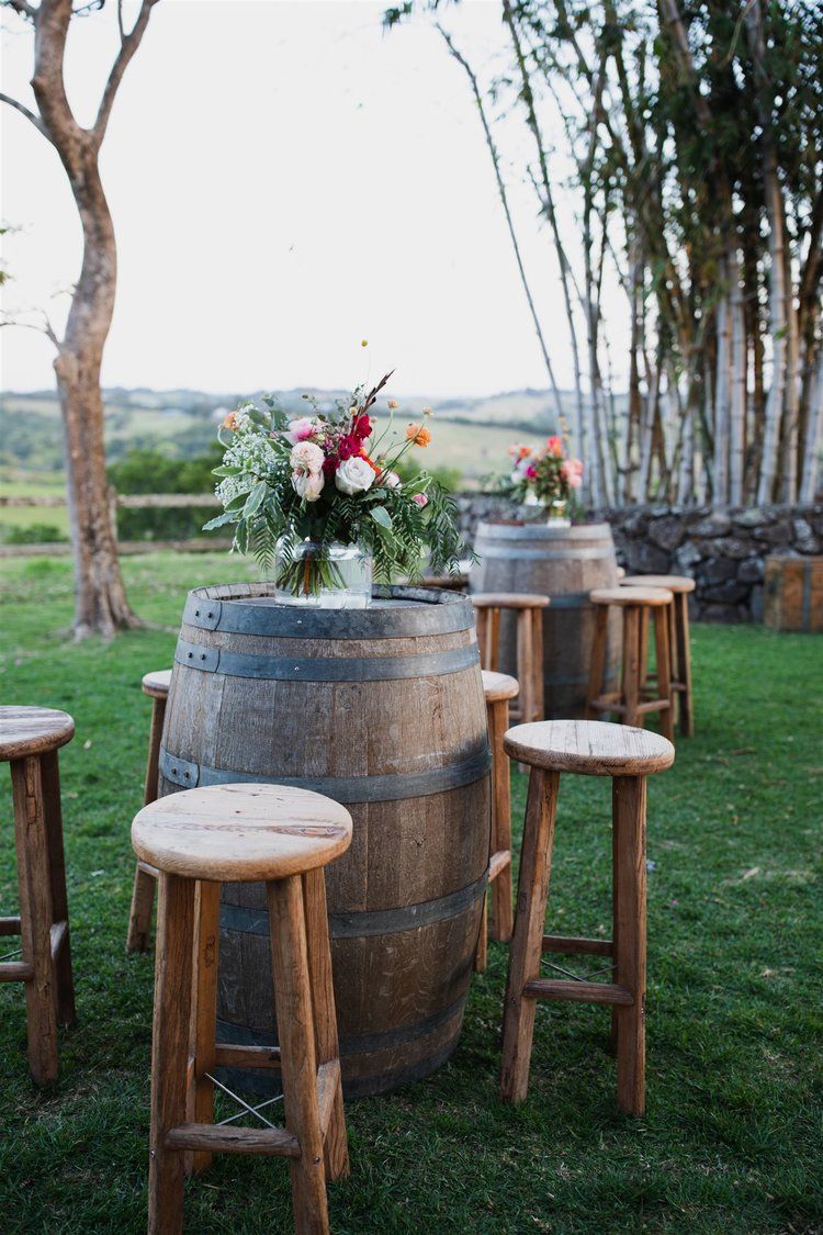 How You Can Enjoy Lovely
Cocktail Drinks on Classy Cocktail Tables