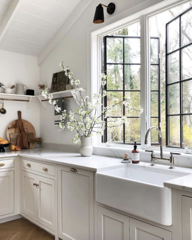 Finding Lovely Ways to Make
Your Country Kitchen Stylish and Practical