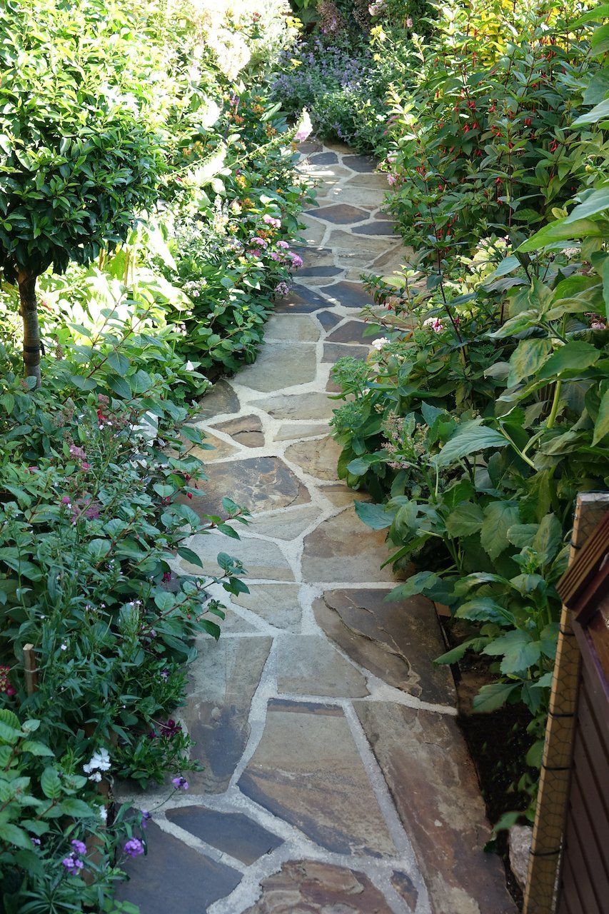 Pathway Perfection: Designing Tranquil
Walkways with Garden Paving Slabs