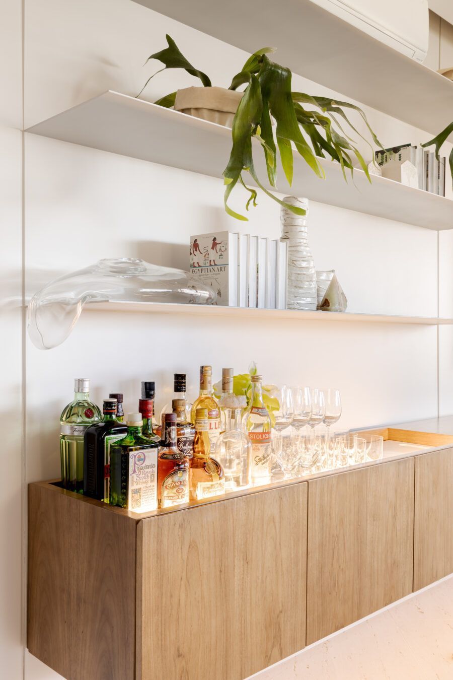 How to Select Your Fantastic
Home Bar Furniture