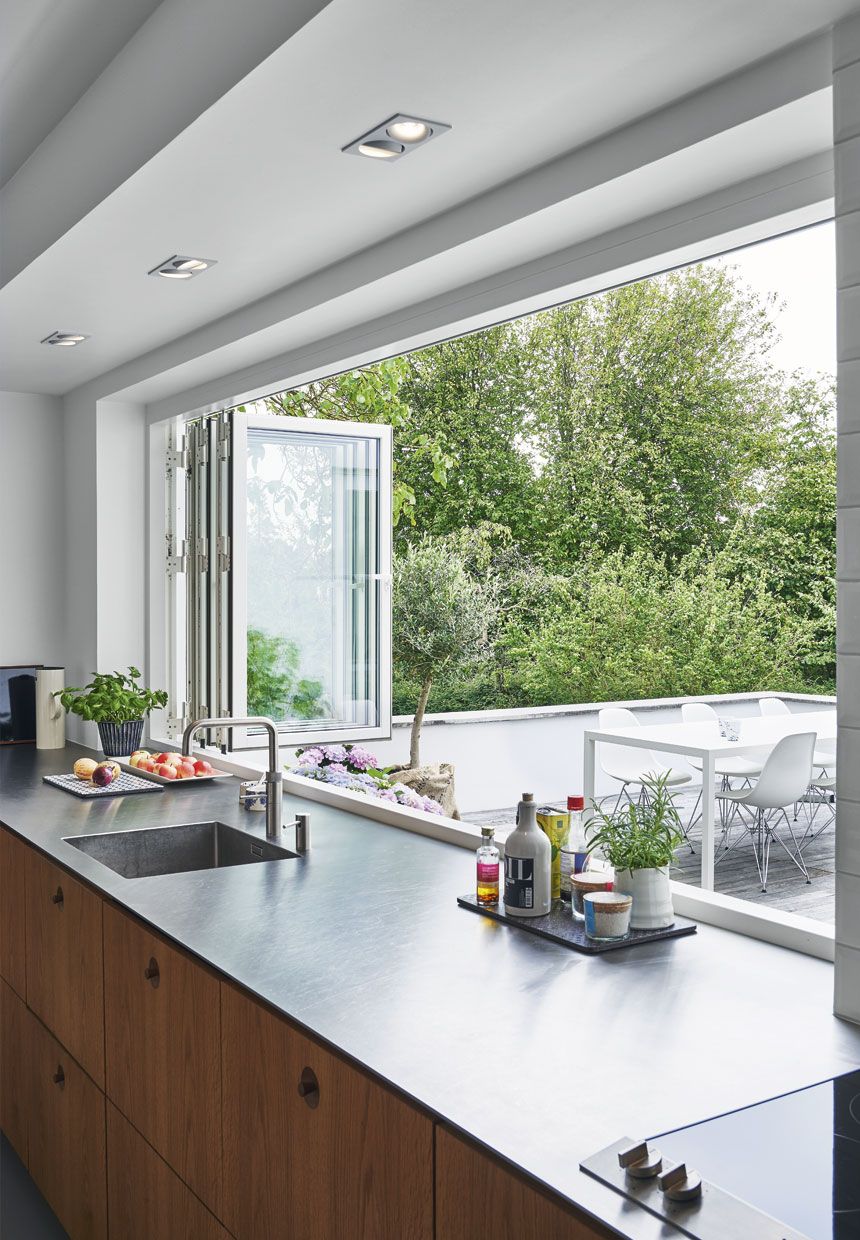 Modern Kitchen Windows Installing Position