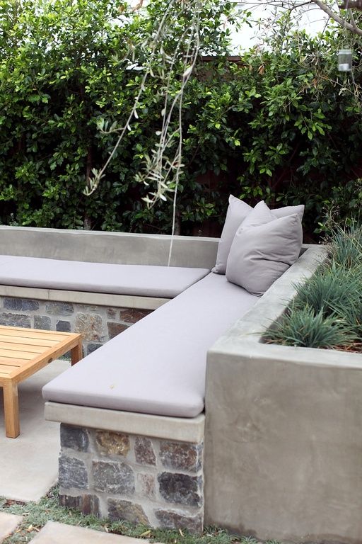 1699753300_outdoor-patio-cushions.jpg